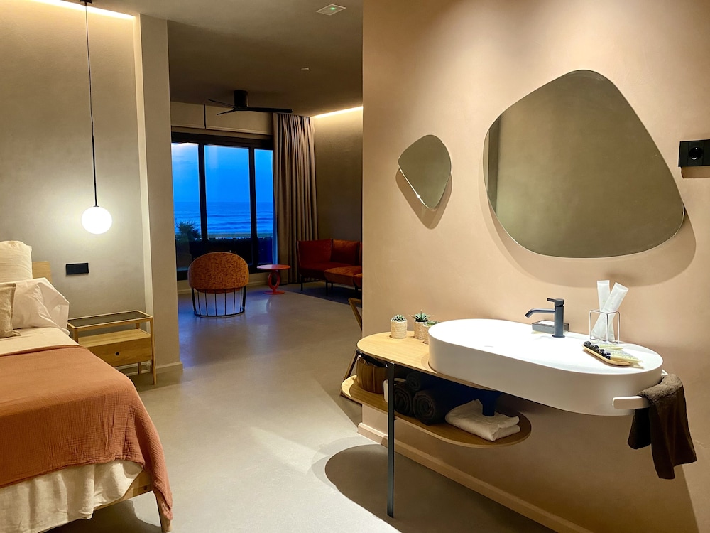 Deluxe Suite, Sea View photo 3