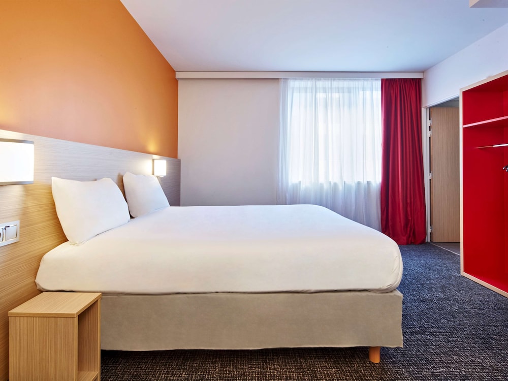 Standard Room, 1 Double Bed - Photo 12