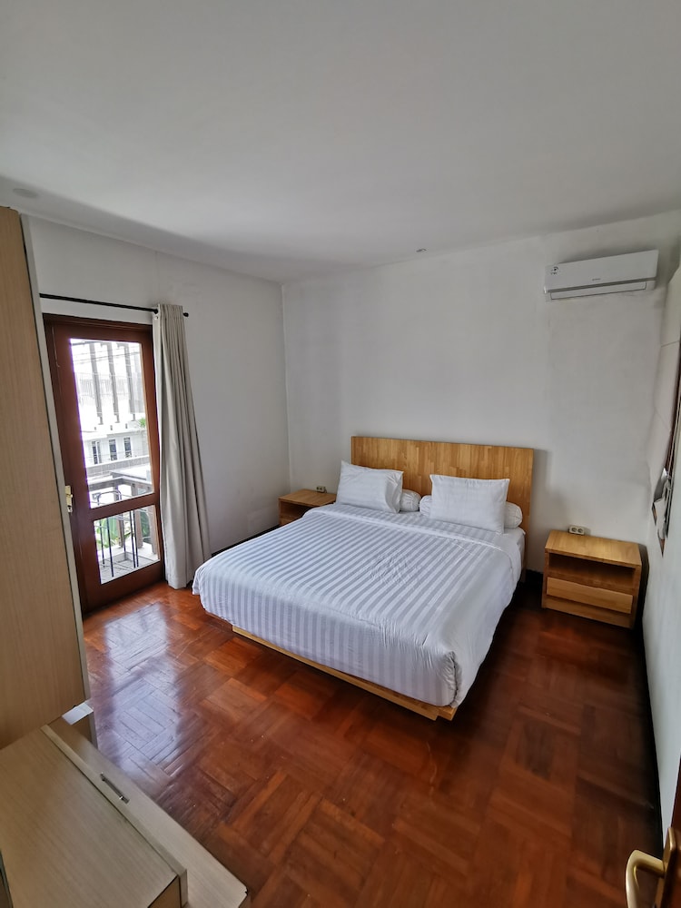 Signature Villa, 2 Bedrooms, Accessible, Pool View photo 1