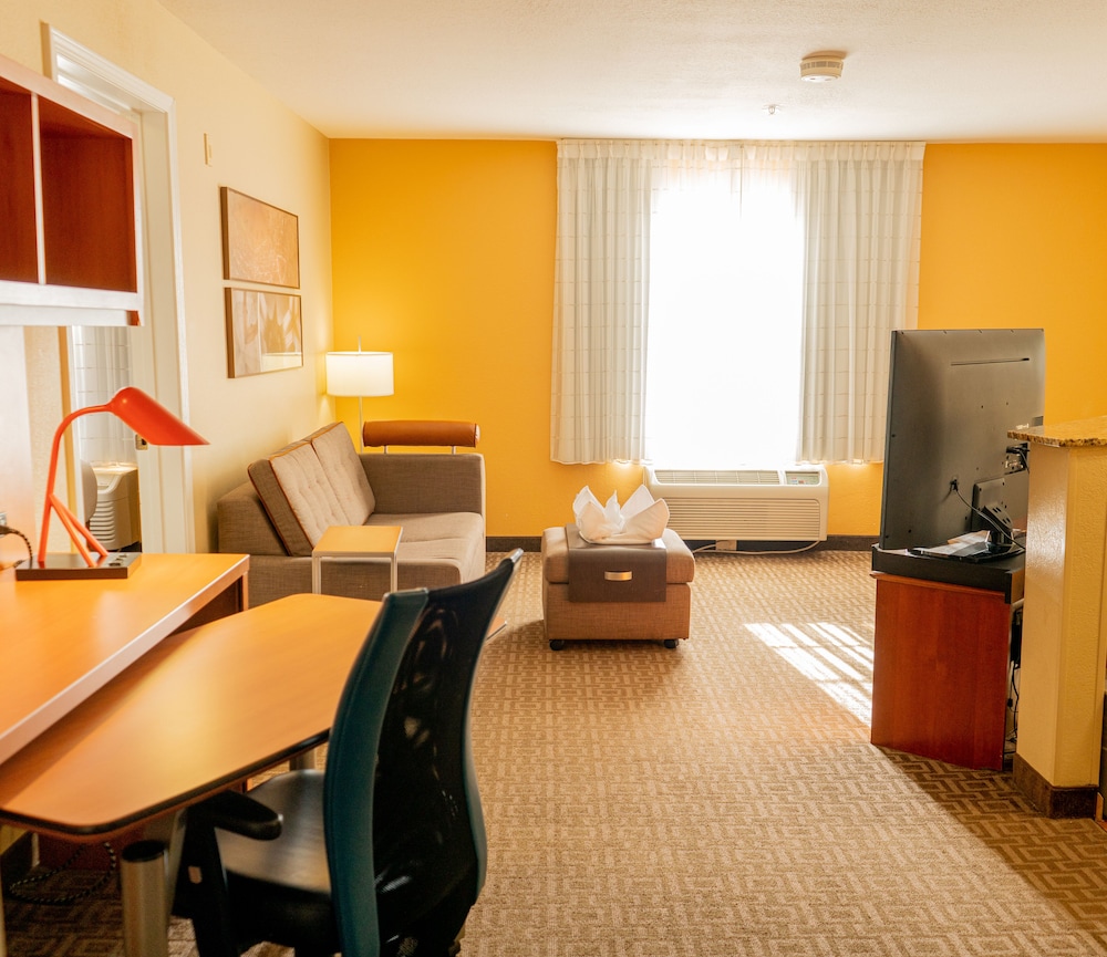 Suite, 2 Bedrooms - Photo 5