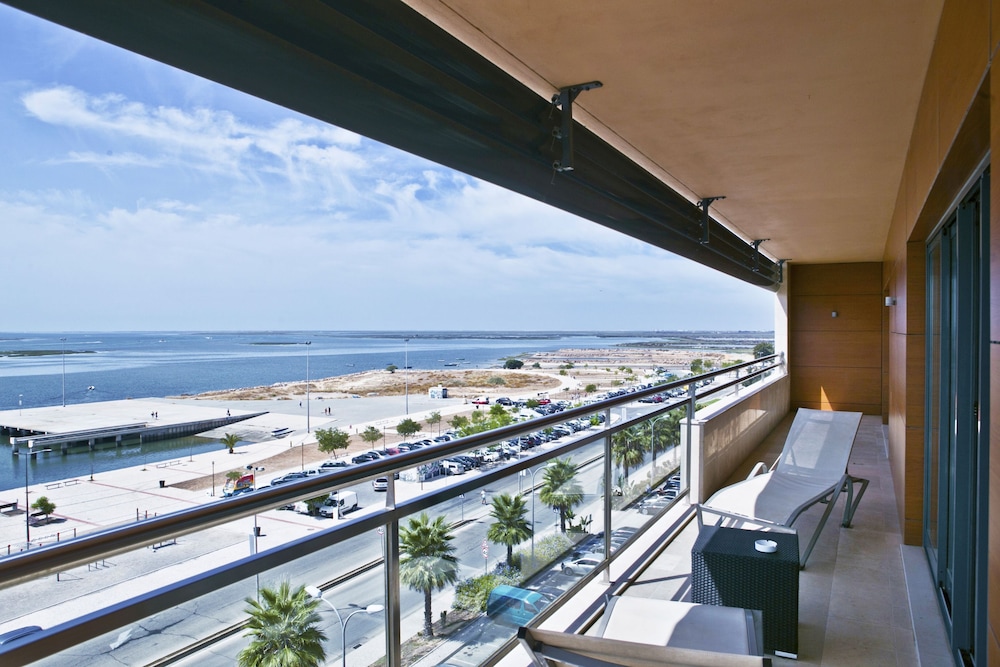 Suite (Ria View) - Photo 2