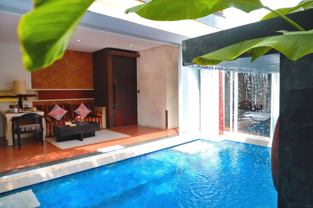 Two Bedroom Private Pool photo 2
