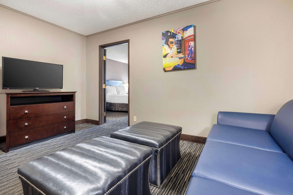 Suite, 2 Queen Beds, Non Smoking, Refrigerator & Microwave (Separate Living Room;with Sofabed) - Photo 1
