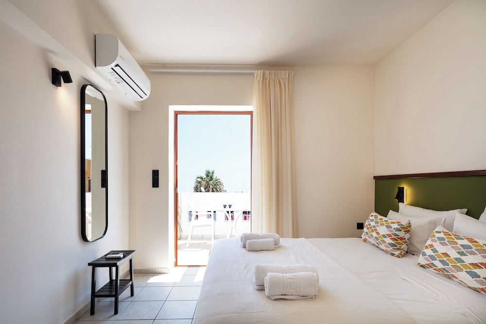 Superior Studio with Side Sea View