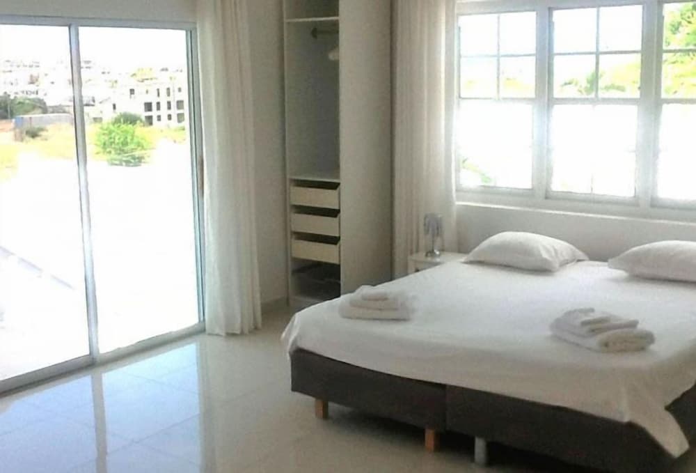 7 Bedroom Villa photo 3
