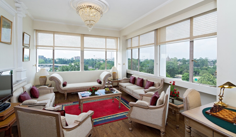 Club Room photo 3