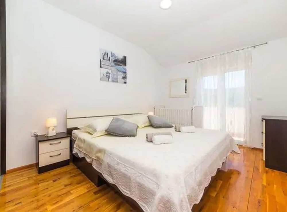 House (Three Bedroom Holiday Home) photo 1