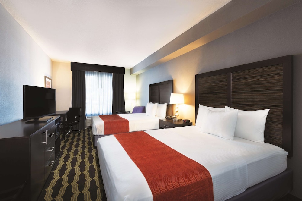 Room, 2 Queen Beds, Non Smoking photo 1