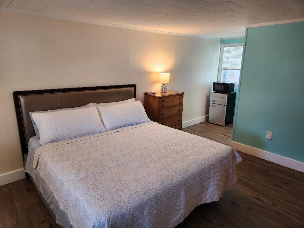 Standard Single Room, 1 King Bed - Photo 1