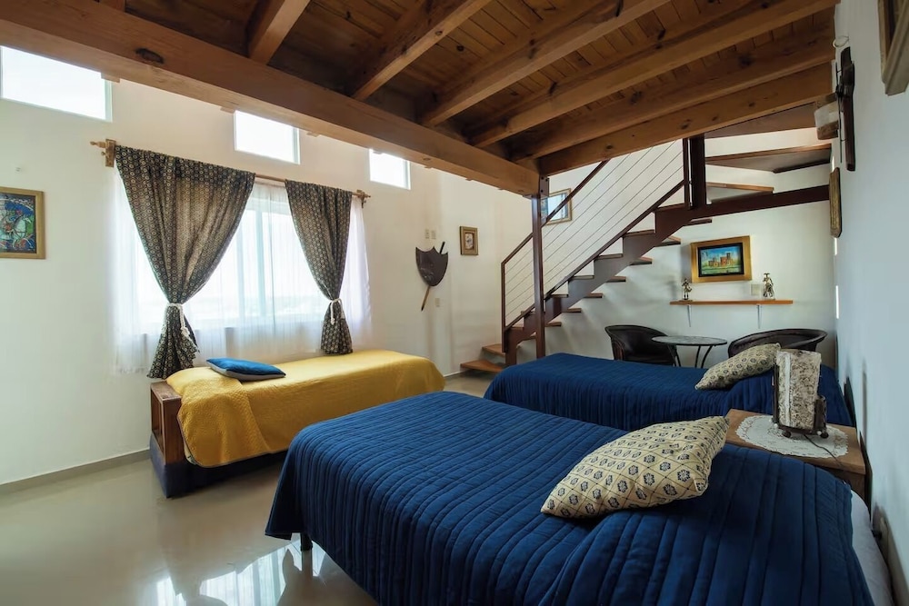 Deluxe House, Pool View photo 1