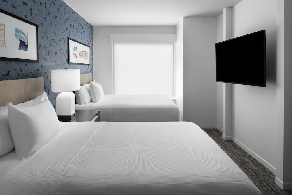 Suite, 1 Bedroom, Kitchen photo 2