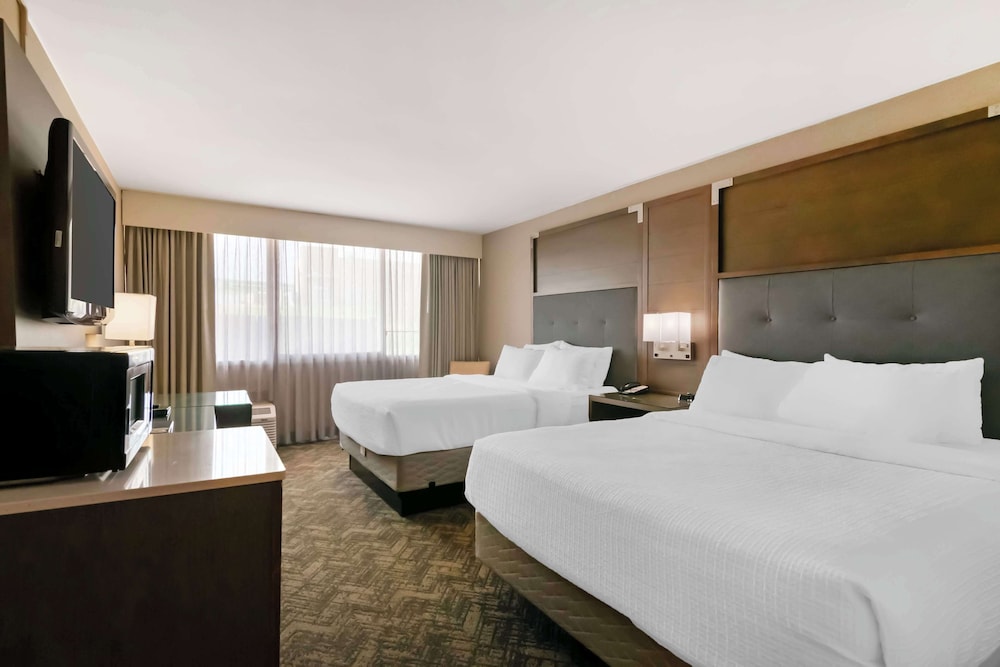 Standard Room, 2 Queen Beds, Accessible, Refrigerator photo 1
