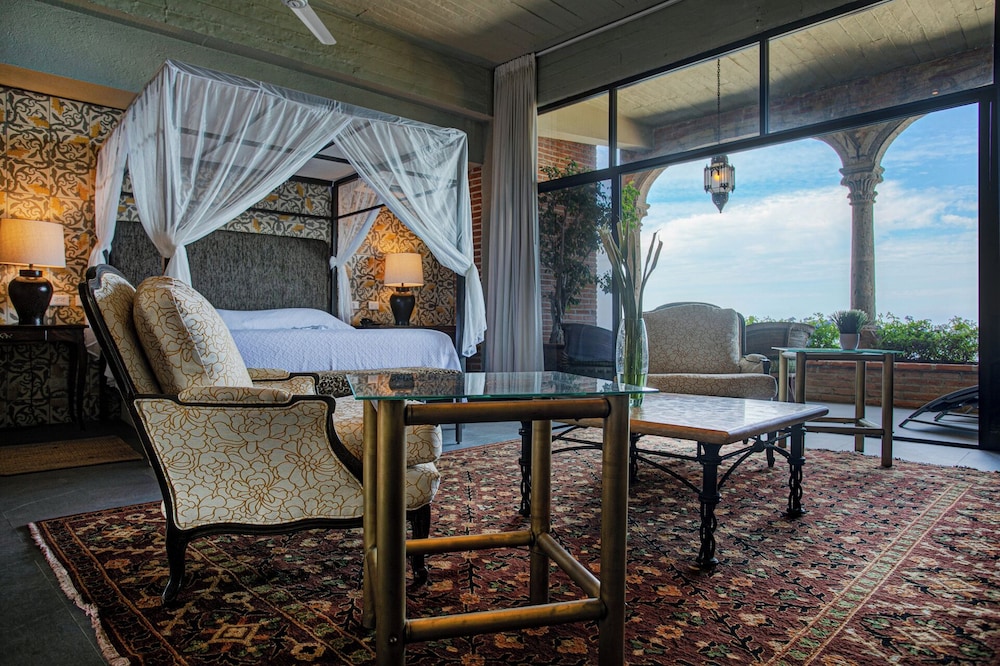 Deluxe Room Oceanfront