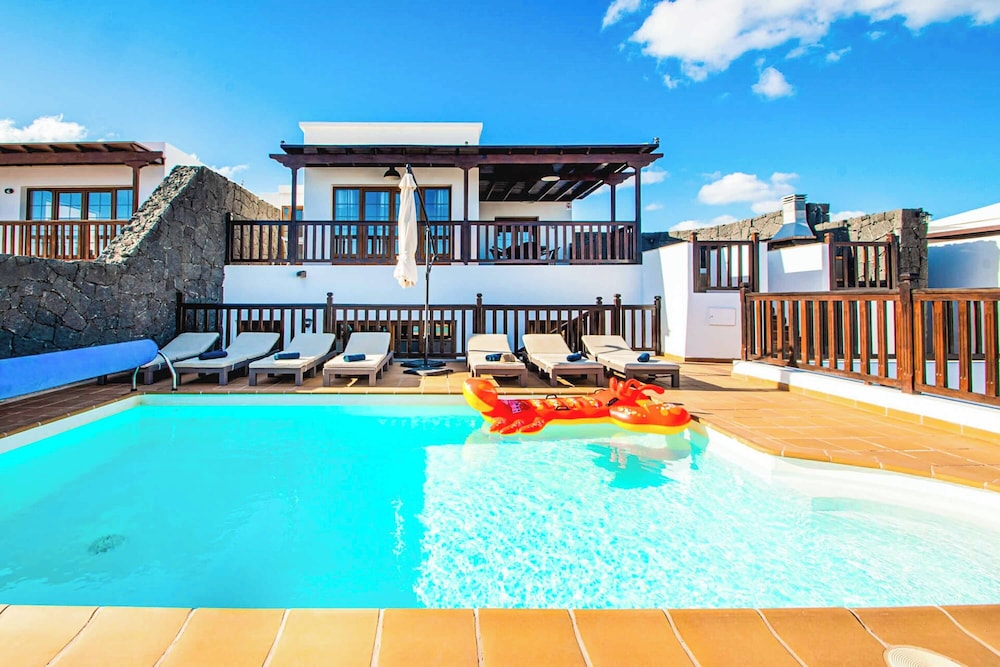 Villa (6 Habitaciones)