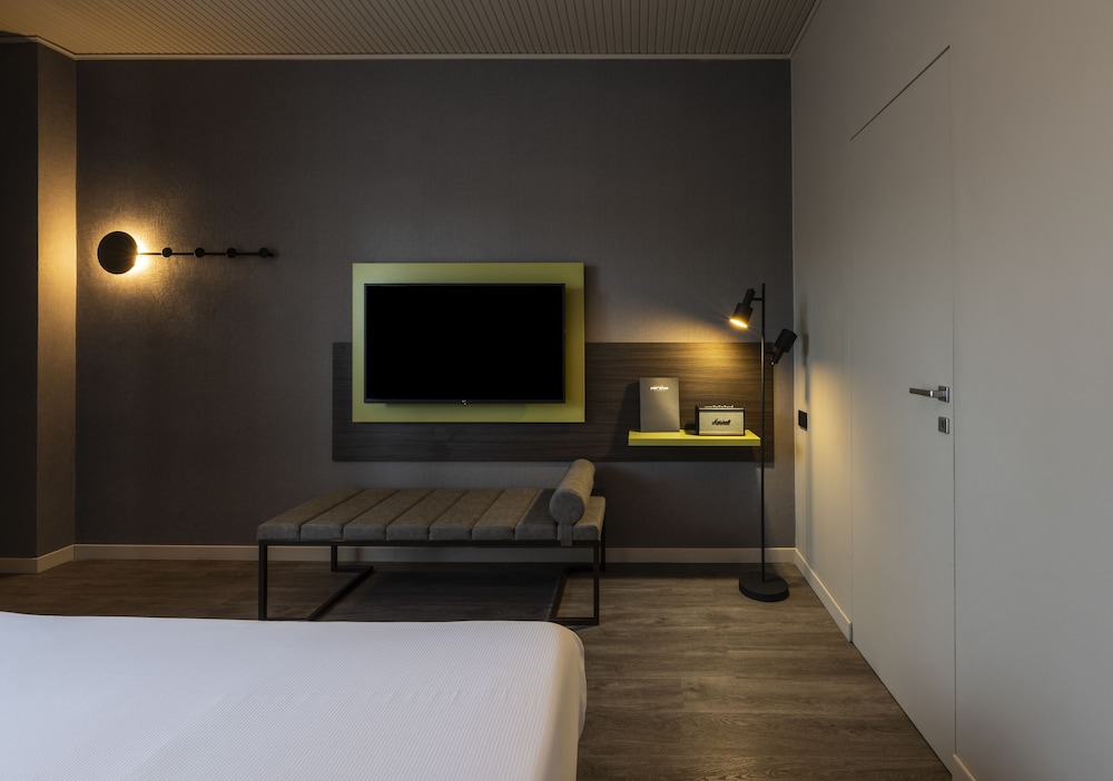 Double Room - Photo 7