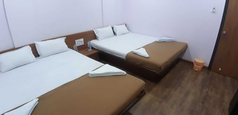 Six Bed Ac
