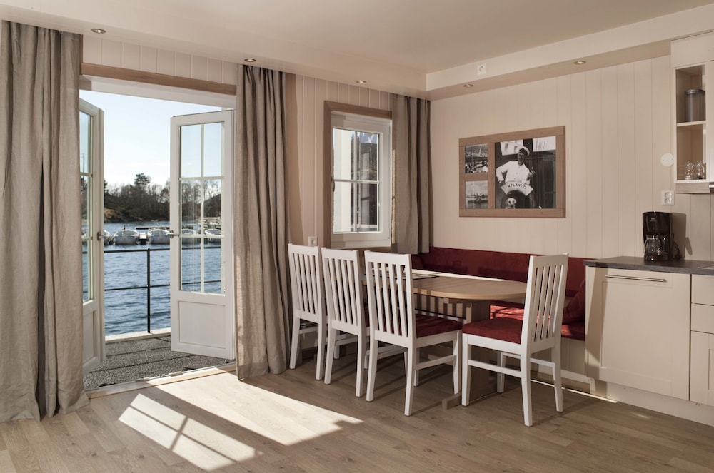 Apartment, 2 Bedrooms, Sea Facing photo 3