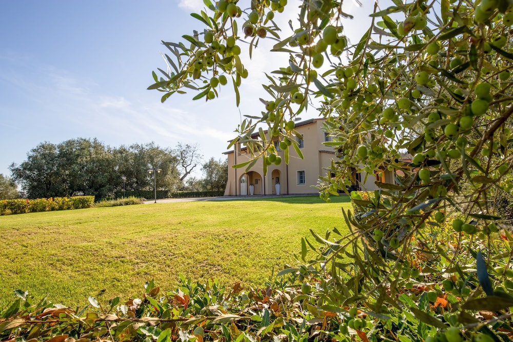 Villa photo 2