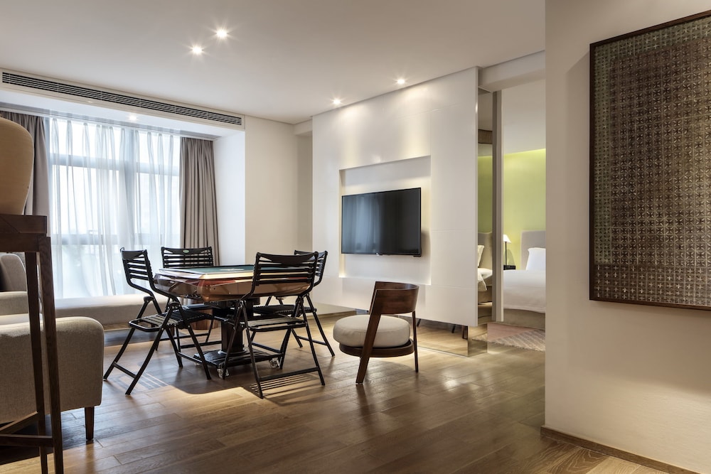 Entertainment Suite photo 2