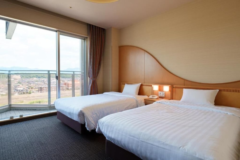Standard Western-style Twin Room (33sqm) (with Bath and Toilet), Non Smoking