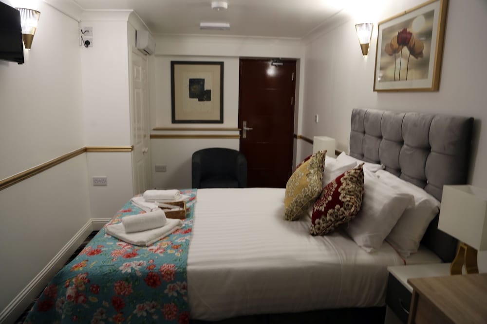 Deluxe Double Room with Shower