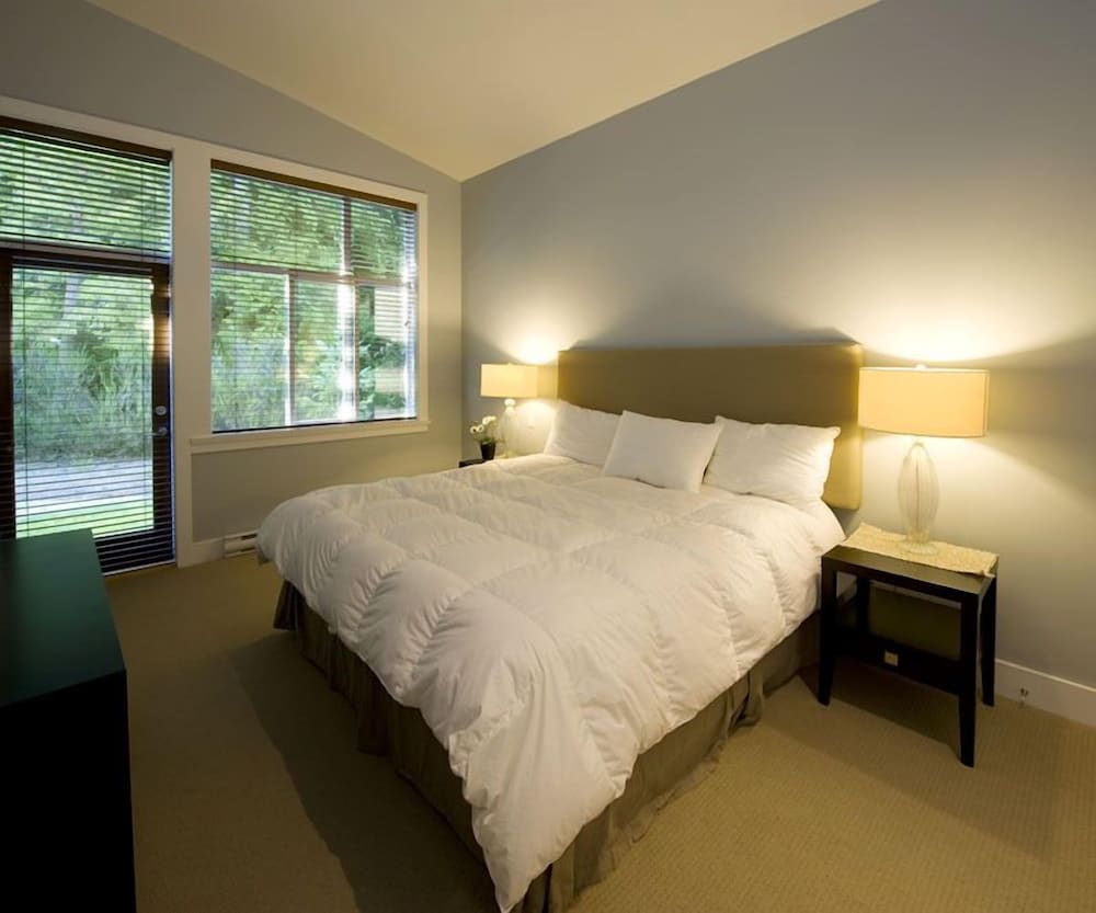 Luxury House photo 1