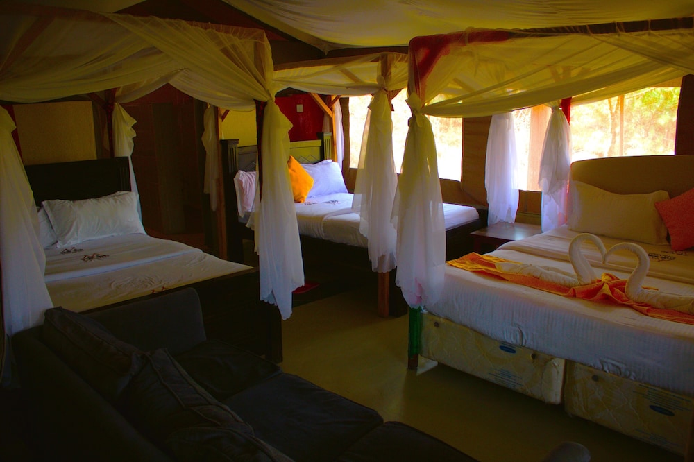 Basic Triple Room photo 2