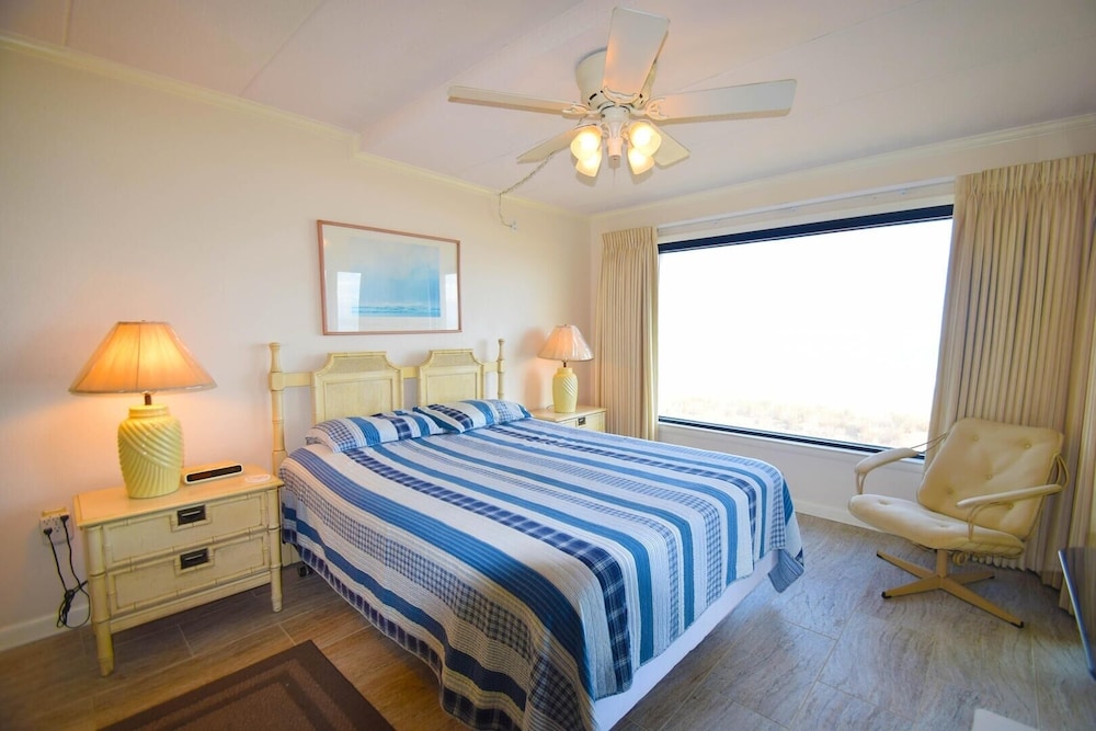Condo, 2 Bedrooms