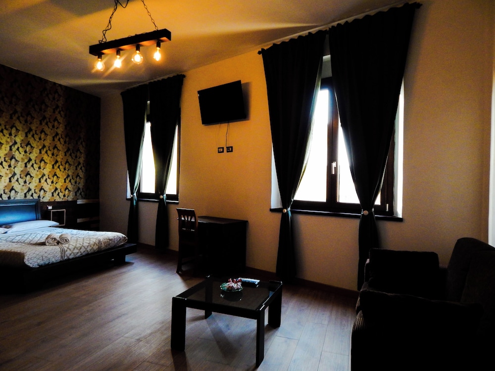 Family Room - Photo 14