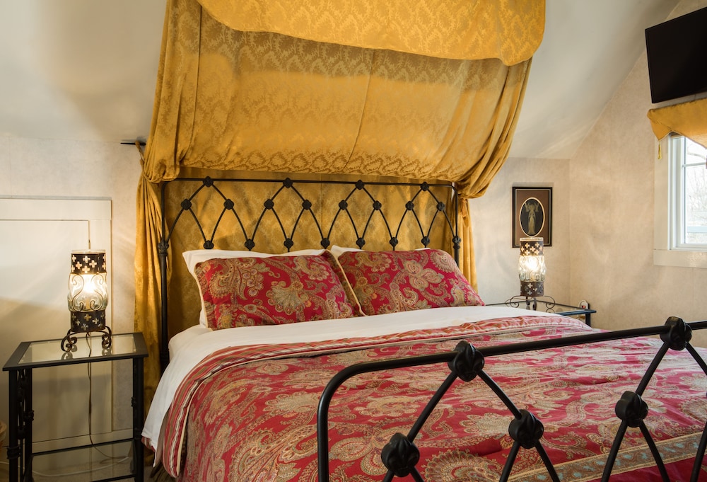 Luxury Double Room, 1 Queen Bed, Jetted Tub, Garden View (Vienna Balconies)