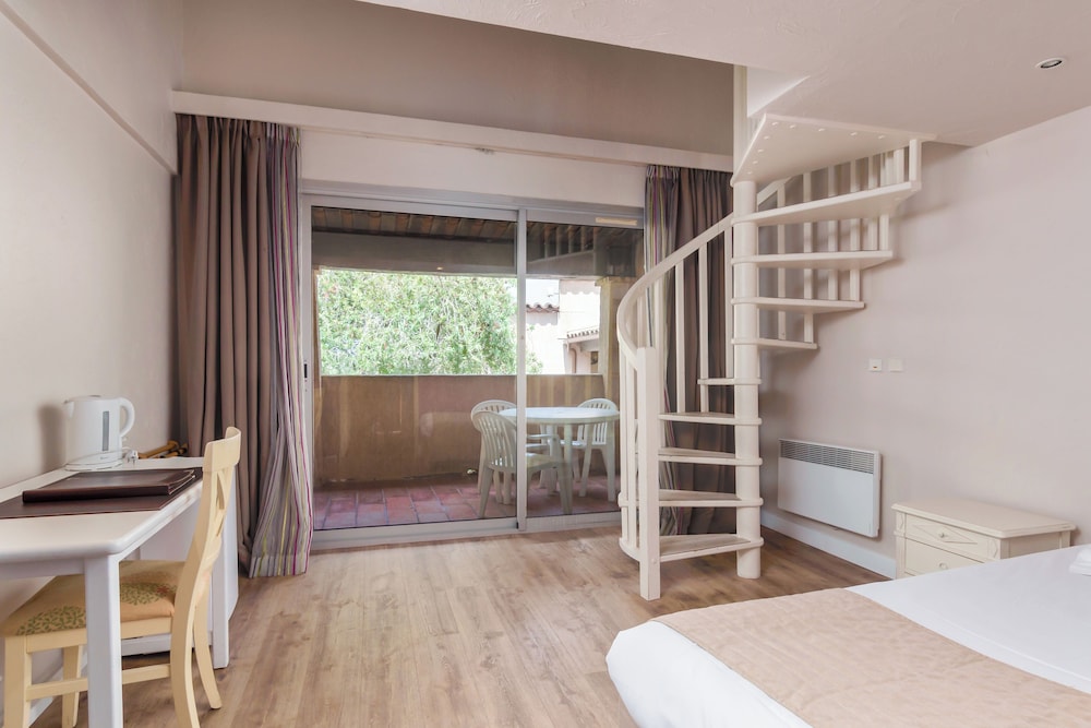 Quadruple Room photo 1