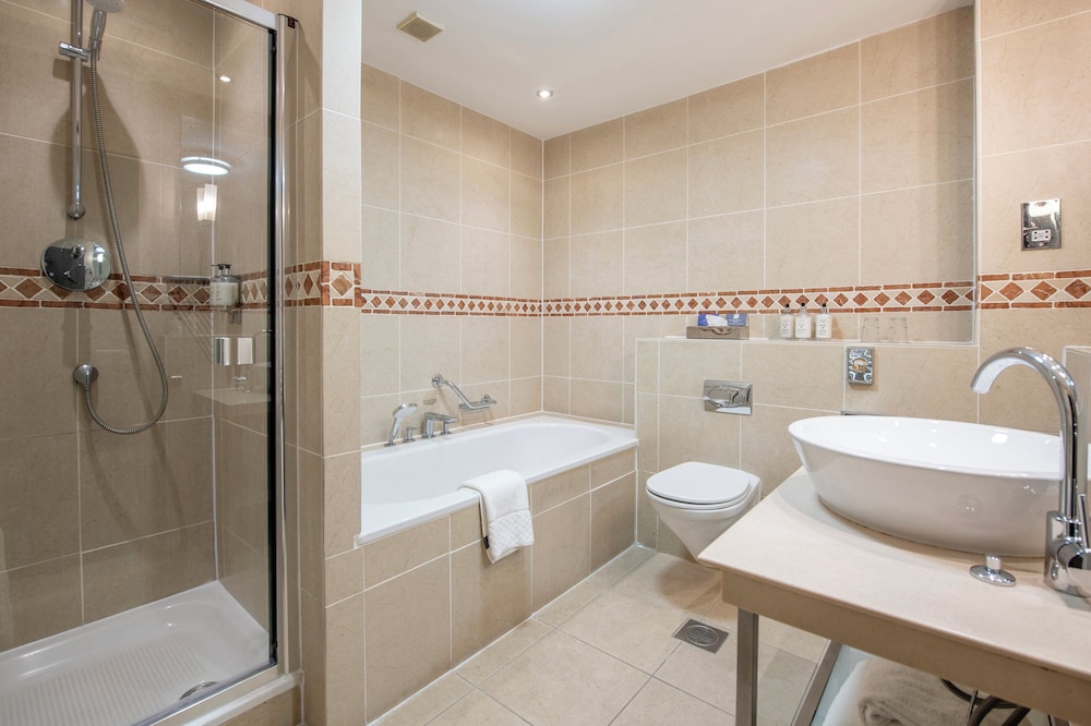 Premium Room, 1 King Bed (Separate Shower) - Photo 3