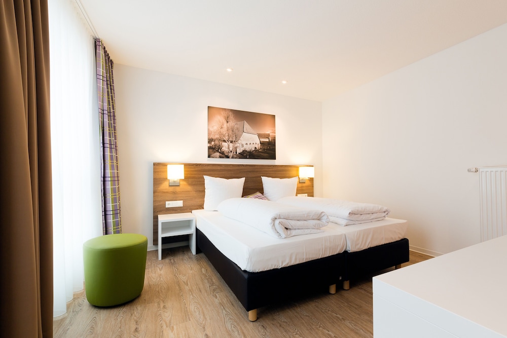Standard Double Room - Photo 8