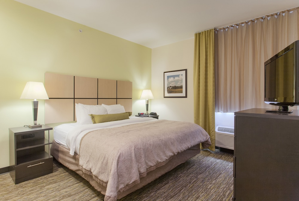 Suite, 1 Bedroom, 1 King Bed (Full Kitchen) photo 2