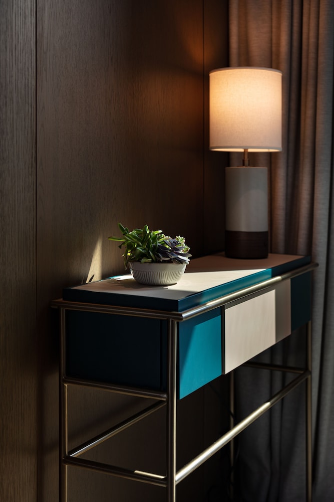 The Library Suite with Terrace