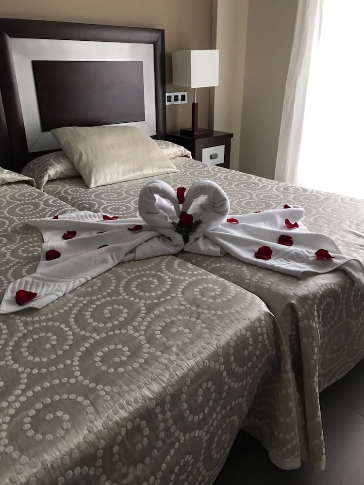 Romantic Twin Room photo 3