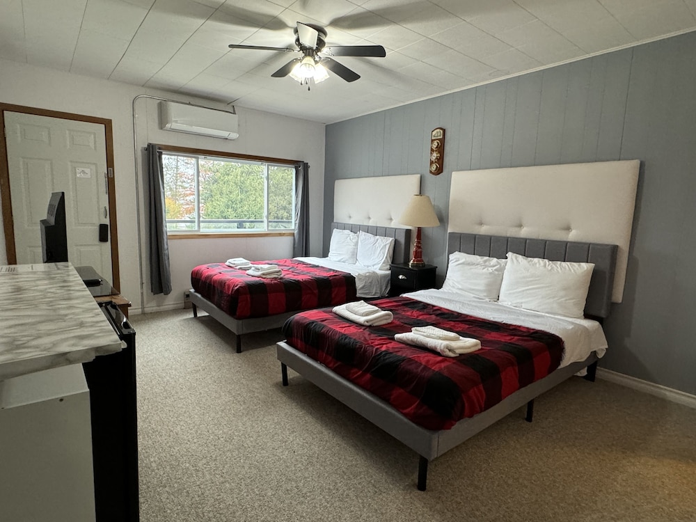 Resort, Lakefront room, Hot Tub, Pool, Sauna #6 photo 1