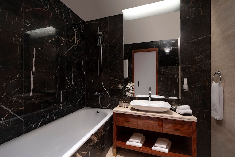 Executive Suite, 2 Bedrooms With Beach Access, Non Smoking, City View photo 2