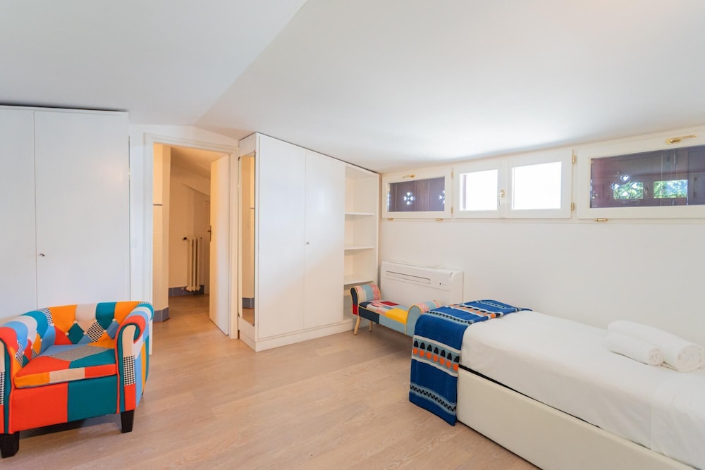 Villa photo 3