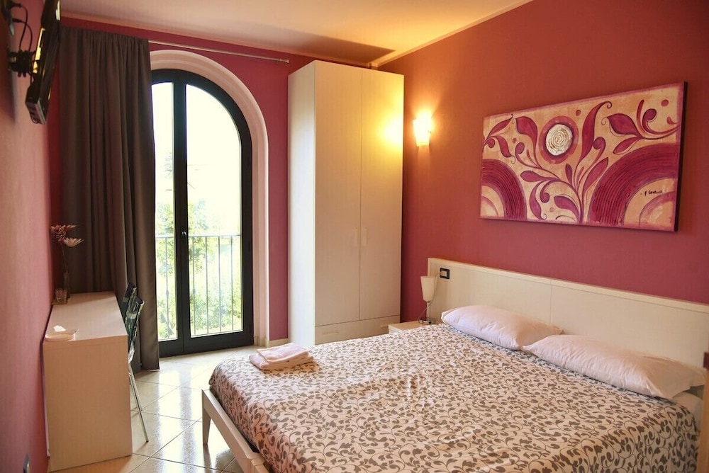 Double or Twin Room, Kitchenette, Garden View