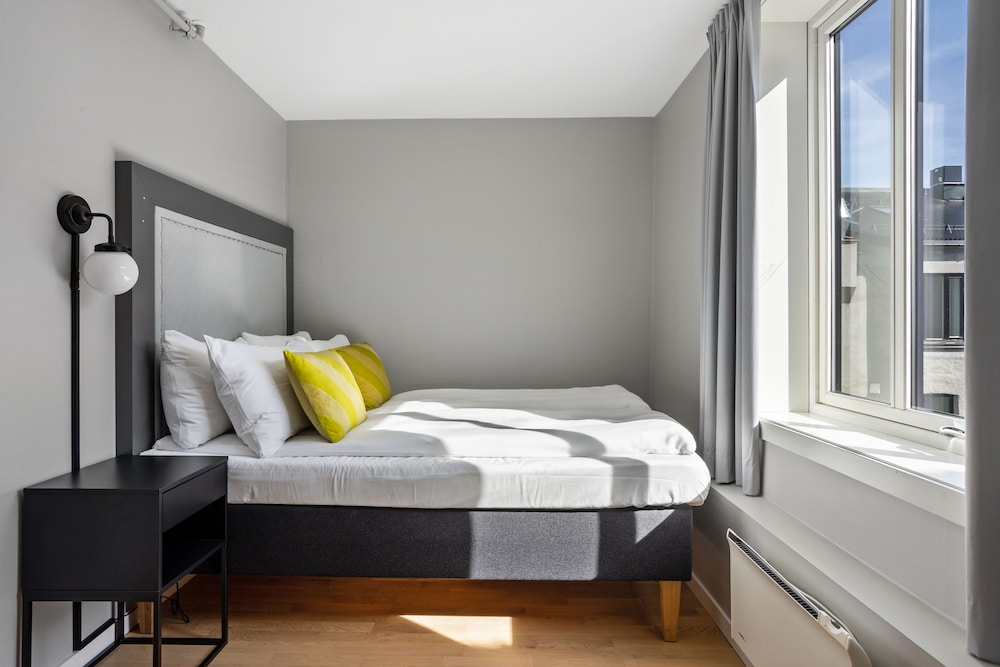 1 Bedroom Apartment - Photo 3