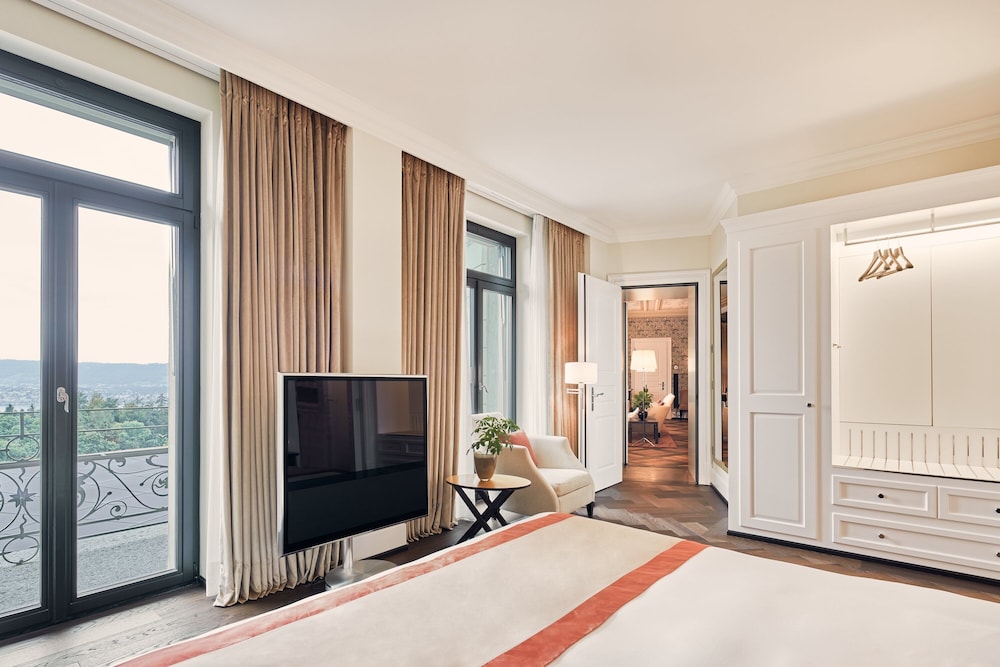 Deluxe Suite, Panoramic View, Partially Balcony, Livingroom, Whirlpool, Butler,Spa Access(12 years+) - Photo 2