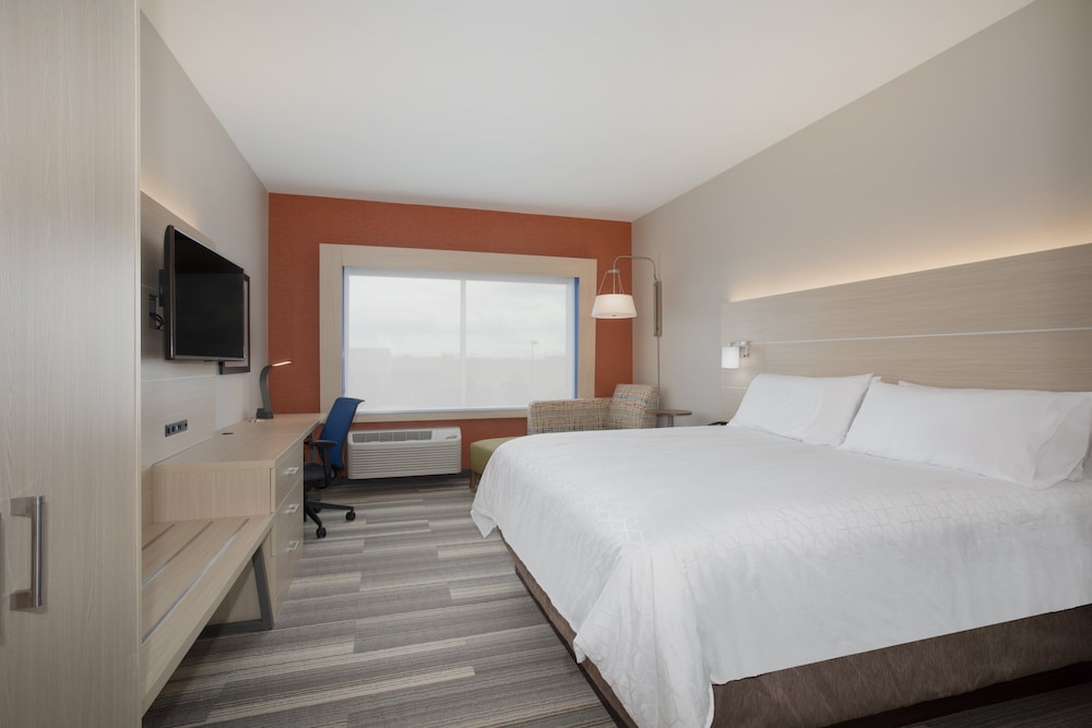 Suite, 1 King Bed, Accessible (Communication Accessible) - Photo 1