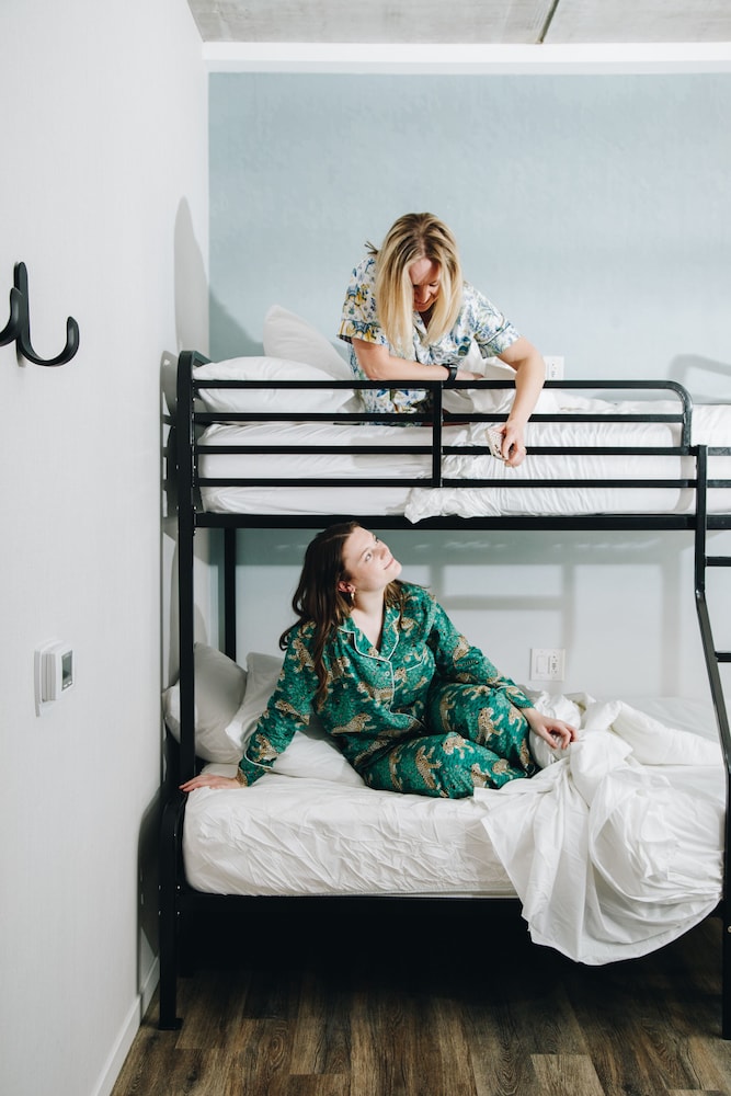 Room (2 Twin Bunkbeds, Transfer Shower)