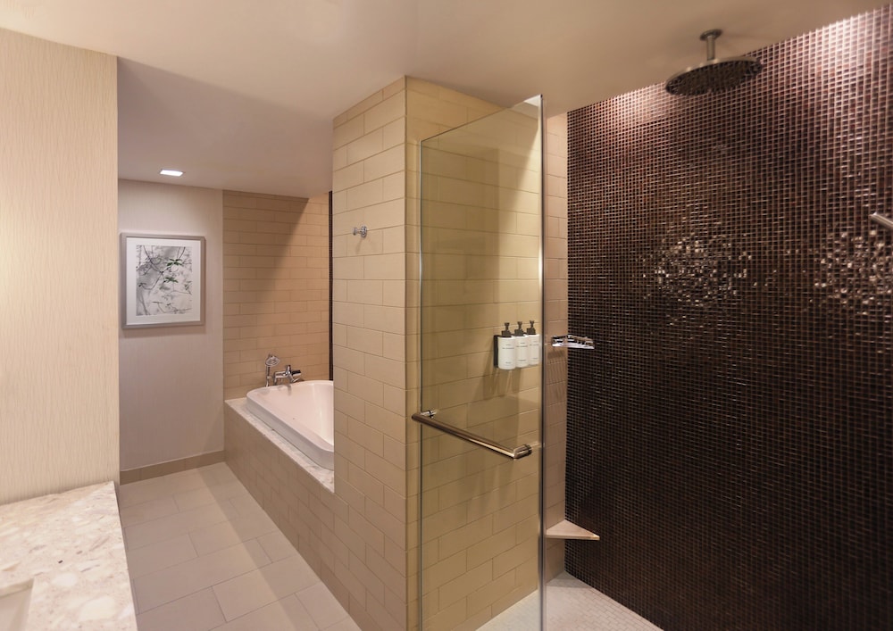 Suite (Manhattan) thumbnail 6