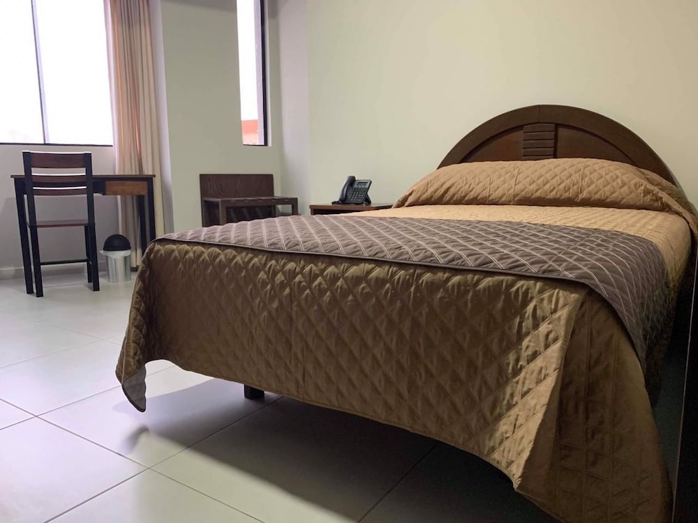 Deluxe Suite, 2 Queen Beds, City View