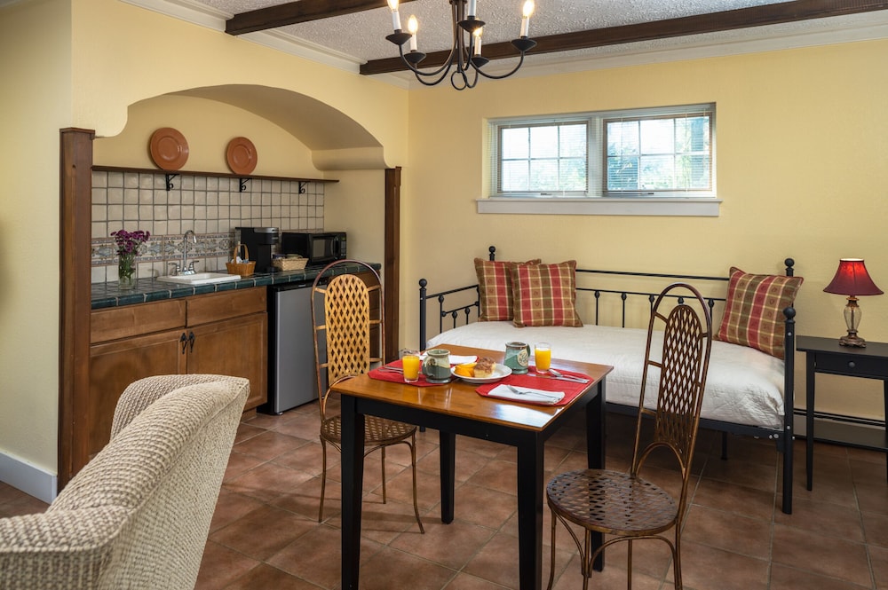 The Vineyard Suite photo 3