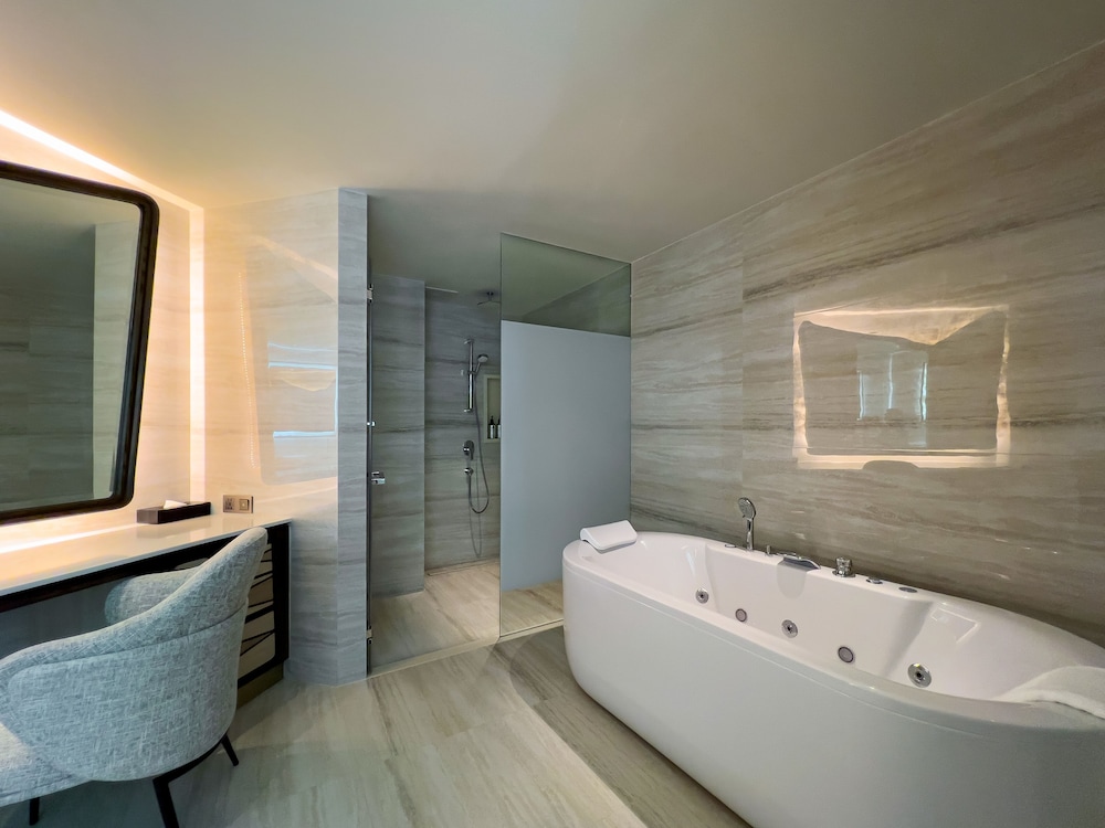 Amethyst Executive Room - Photo 2
