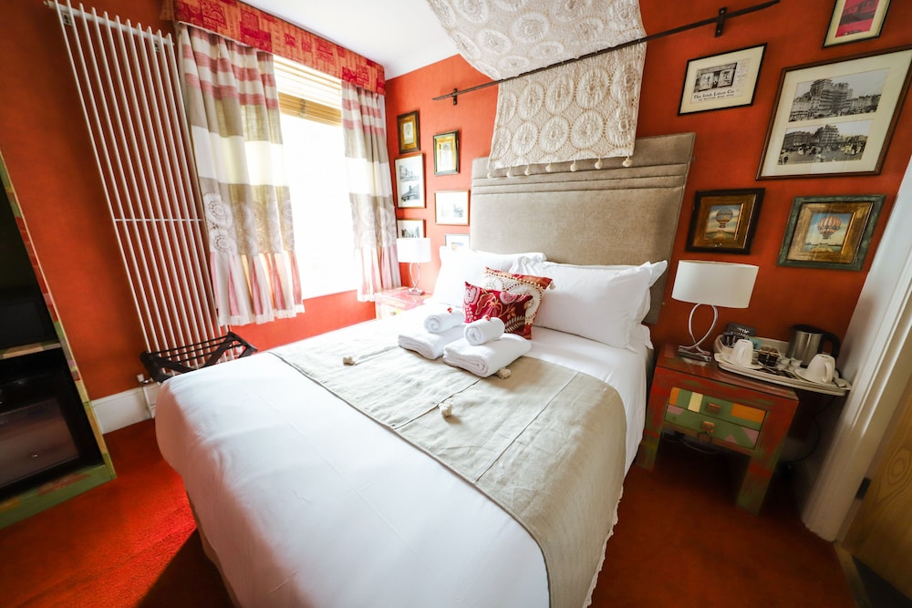 Standard Double Room, Ensuite photo 2