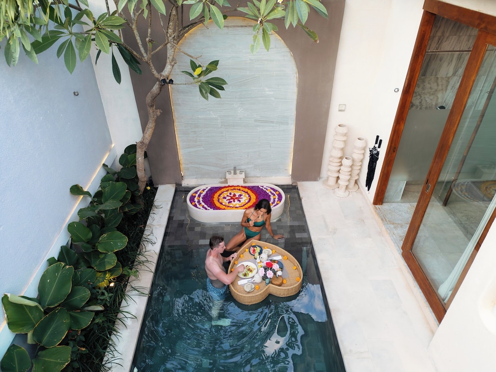 Royal Villa - Photo 12